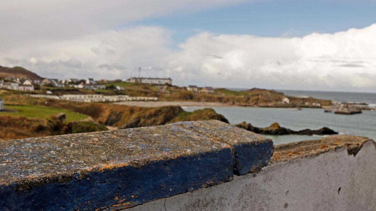 The Seaview Tavern Ballygorman エクステリア 写真